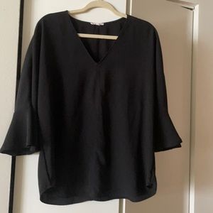 Black v neck flutter 3/4 sleeve top